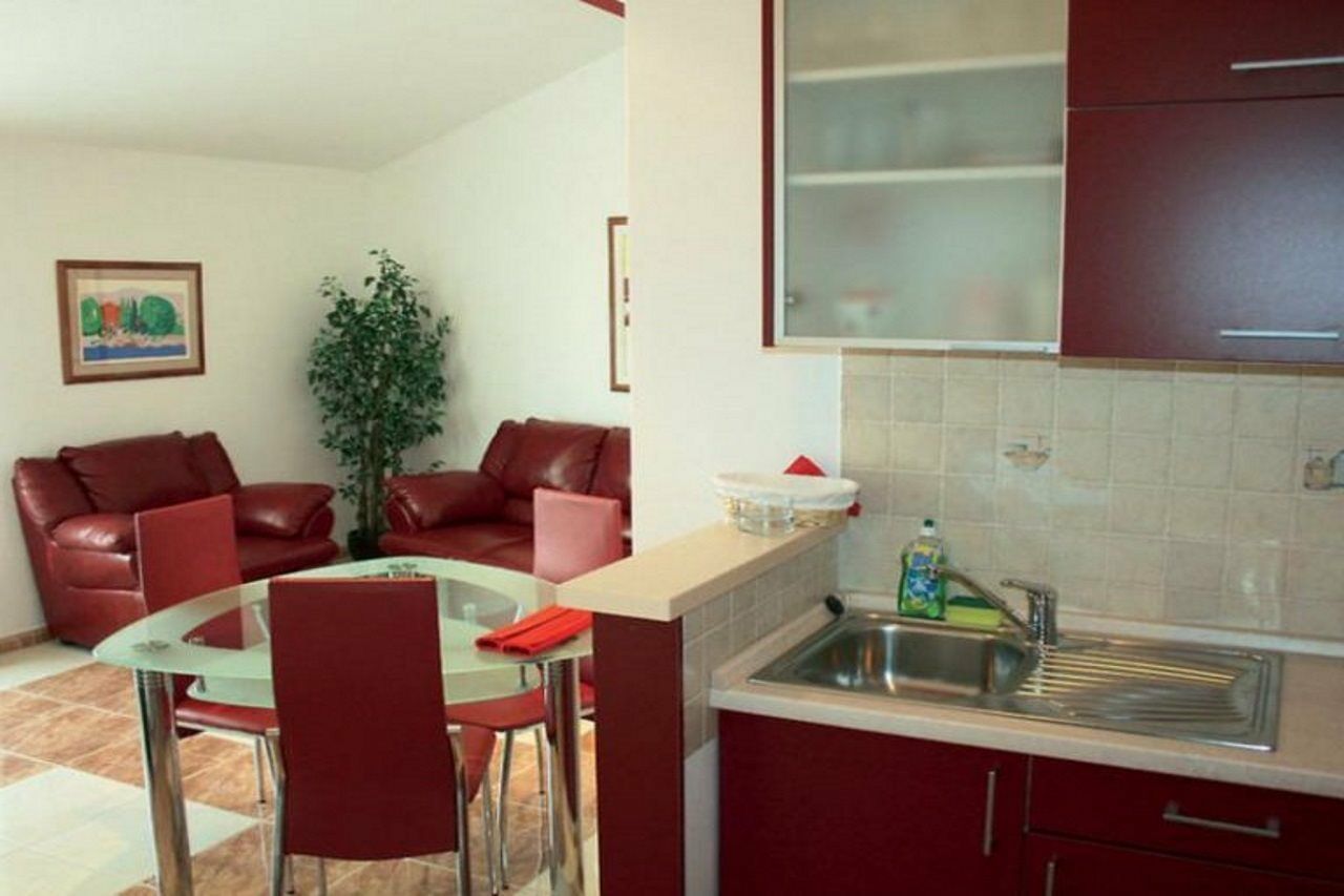 Apartments Rajcevic มาคาร์สกา ภายนอก รูปภาพ